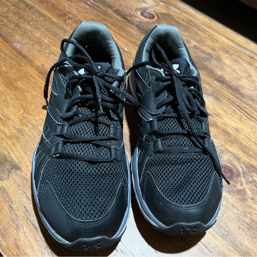 Under Armour Mens Strive 6 1274408-001 Black Running Shoes Sneakers Size 11.5